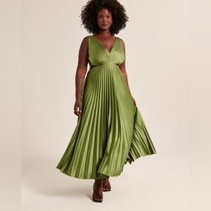 Abercrombie Woman’s Giselle Pleated Dress